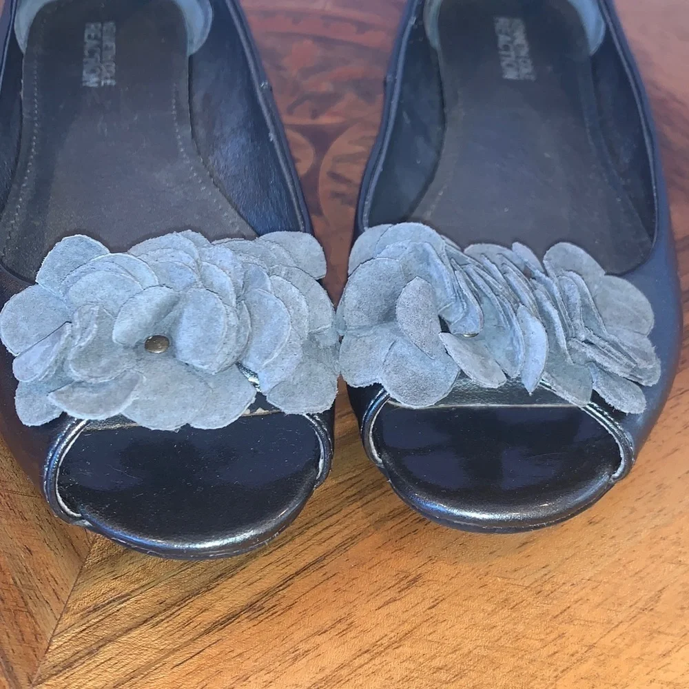Gray Patent Leather Peep Toe Ballet Flats with Flower Accents Women’s Size 7